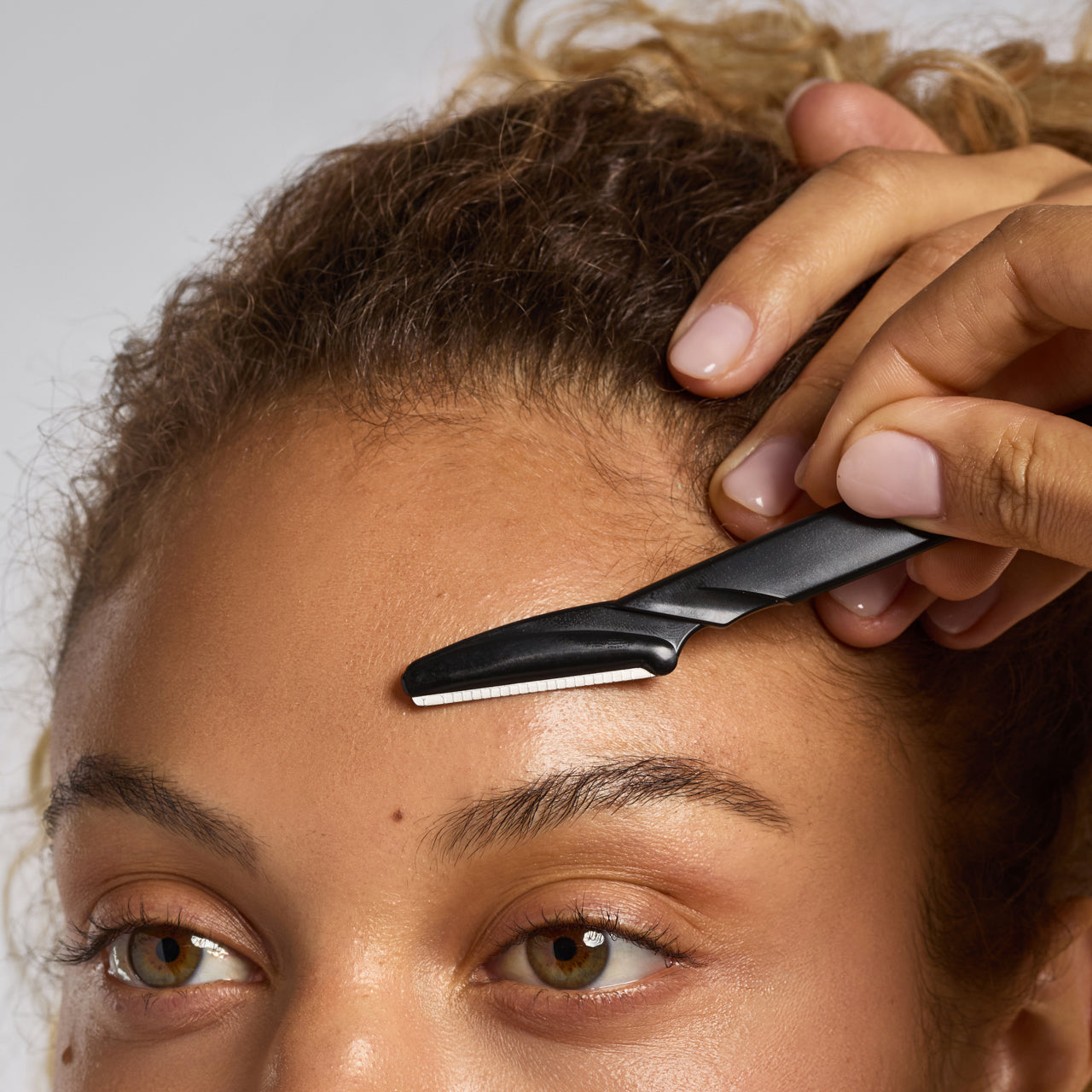 500591-5454-HydratingDermaplaneOil-60ml-RecycledPlasticDermaplaners-12pc-Black-1280x1280px-1.jpg