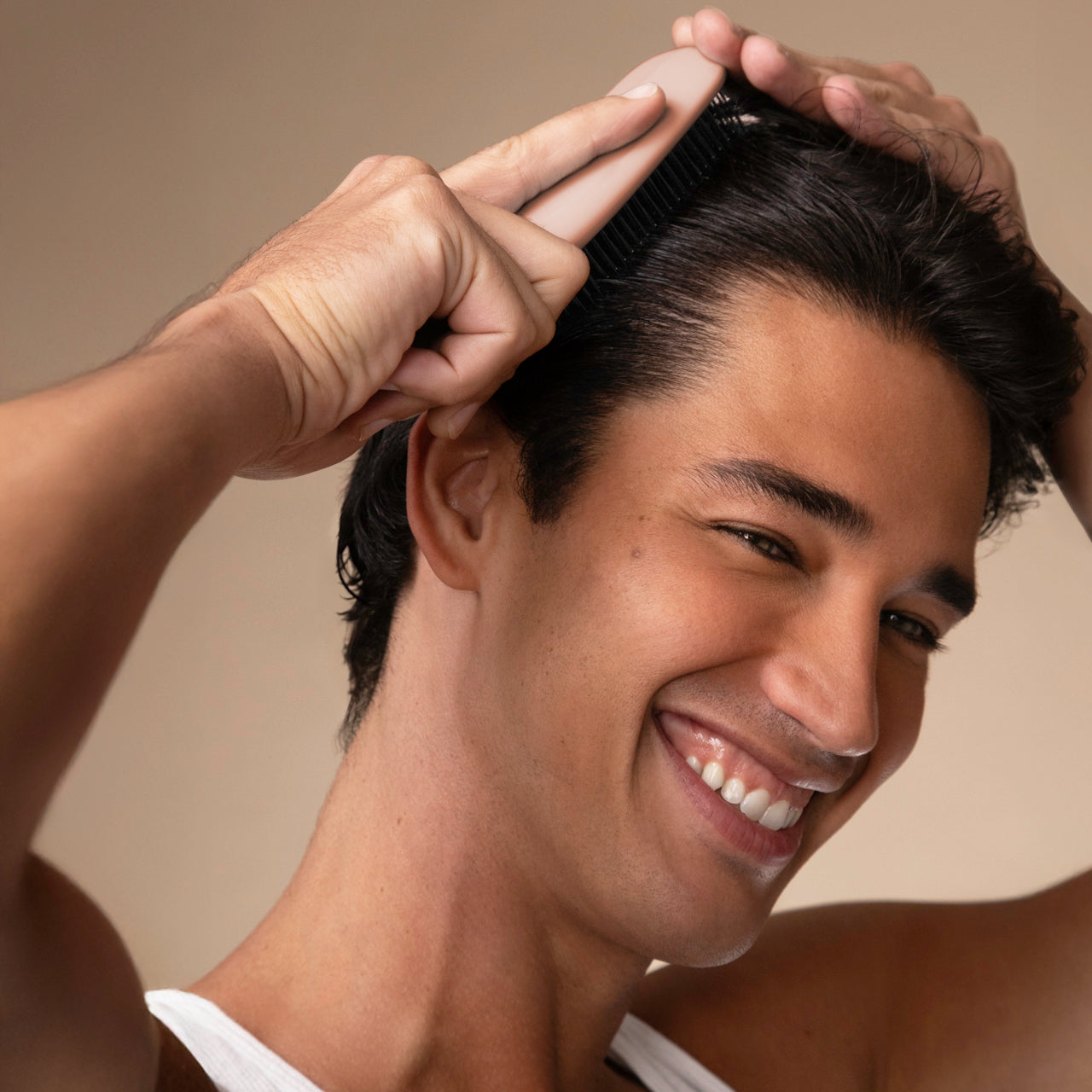 505855-ScalpRenewalBrush-Terracotta-Pro-Model-5-1280x1280px_74077b2e-ea6d-4623-9b41-eb2cbe91b59e.jpg